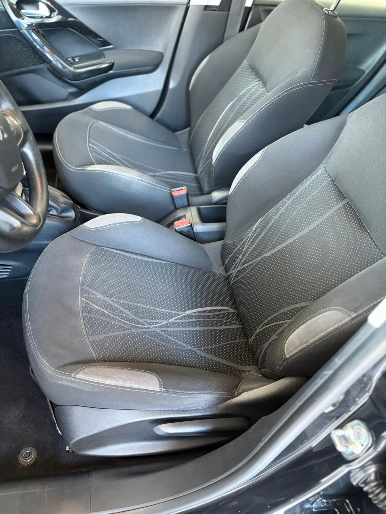 Peugeot 208 12 MESI DI GARANZIA COMPLETA!!!!