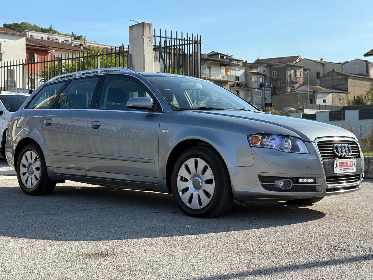 Audi A4 2.0 16V TDI Avant in Ordine