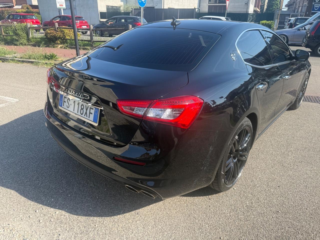 Maserati Ghibli V6 430 CV