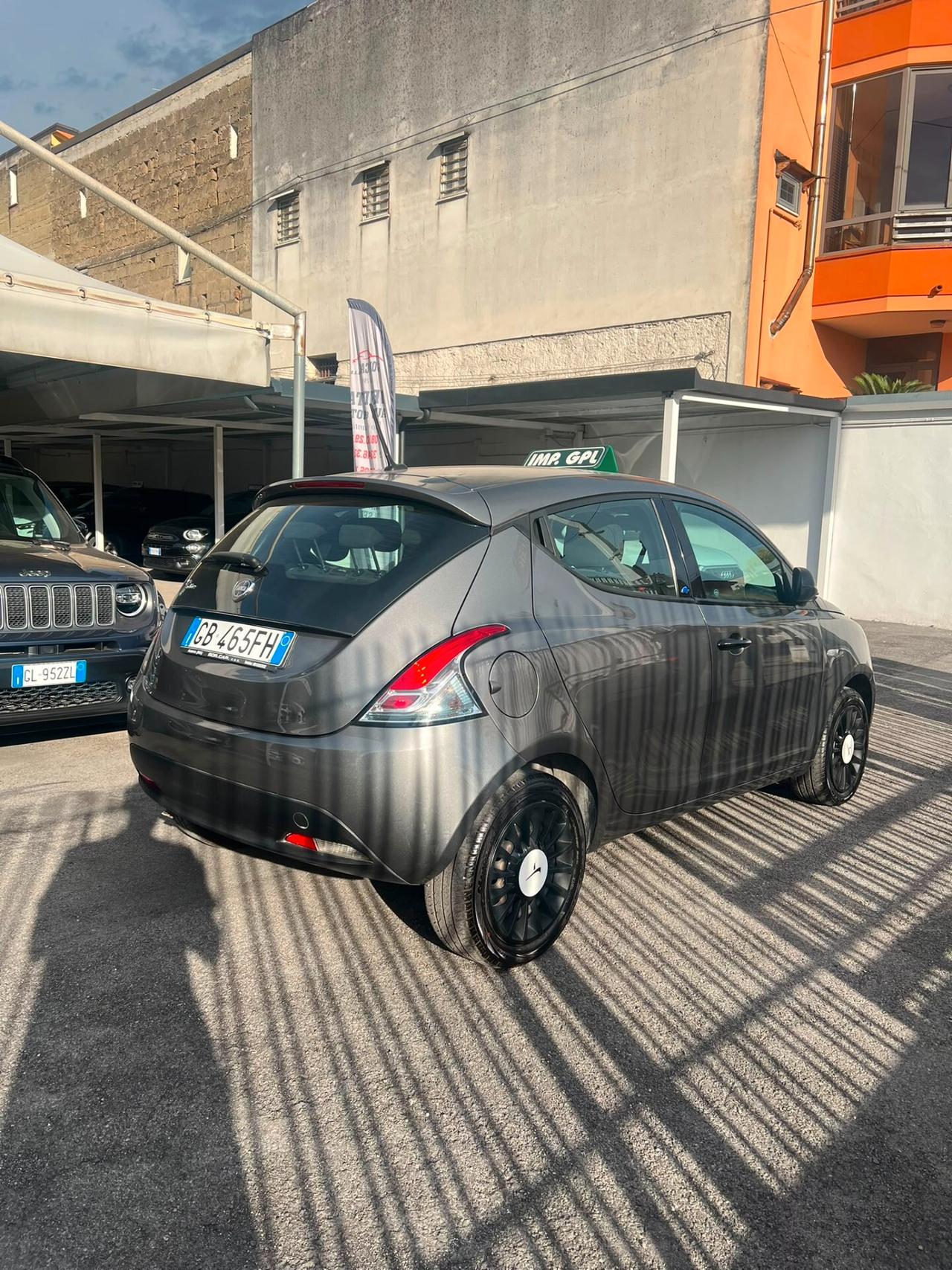 Lancia Ypsilon 1.2 69 CV 5 porte GPL Ecochic Elefantino Blu