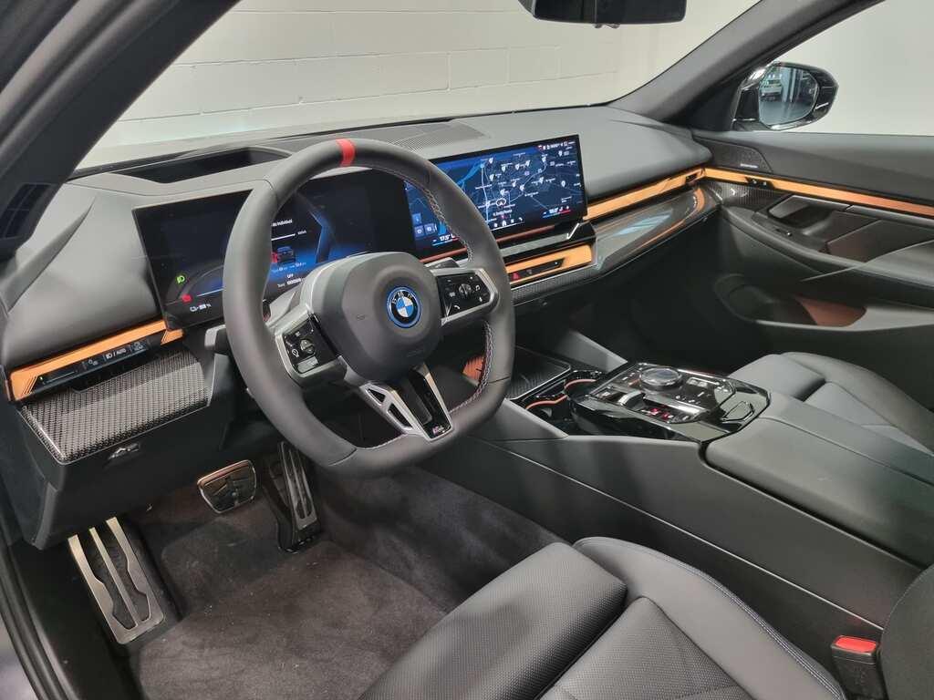 BMW i5 M60 Berlina Auto