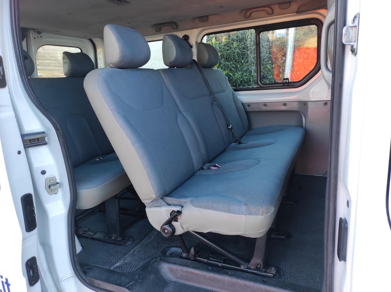 Renault Trafic 1.9 dCi - 80cv 9 POSTI