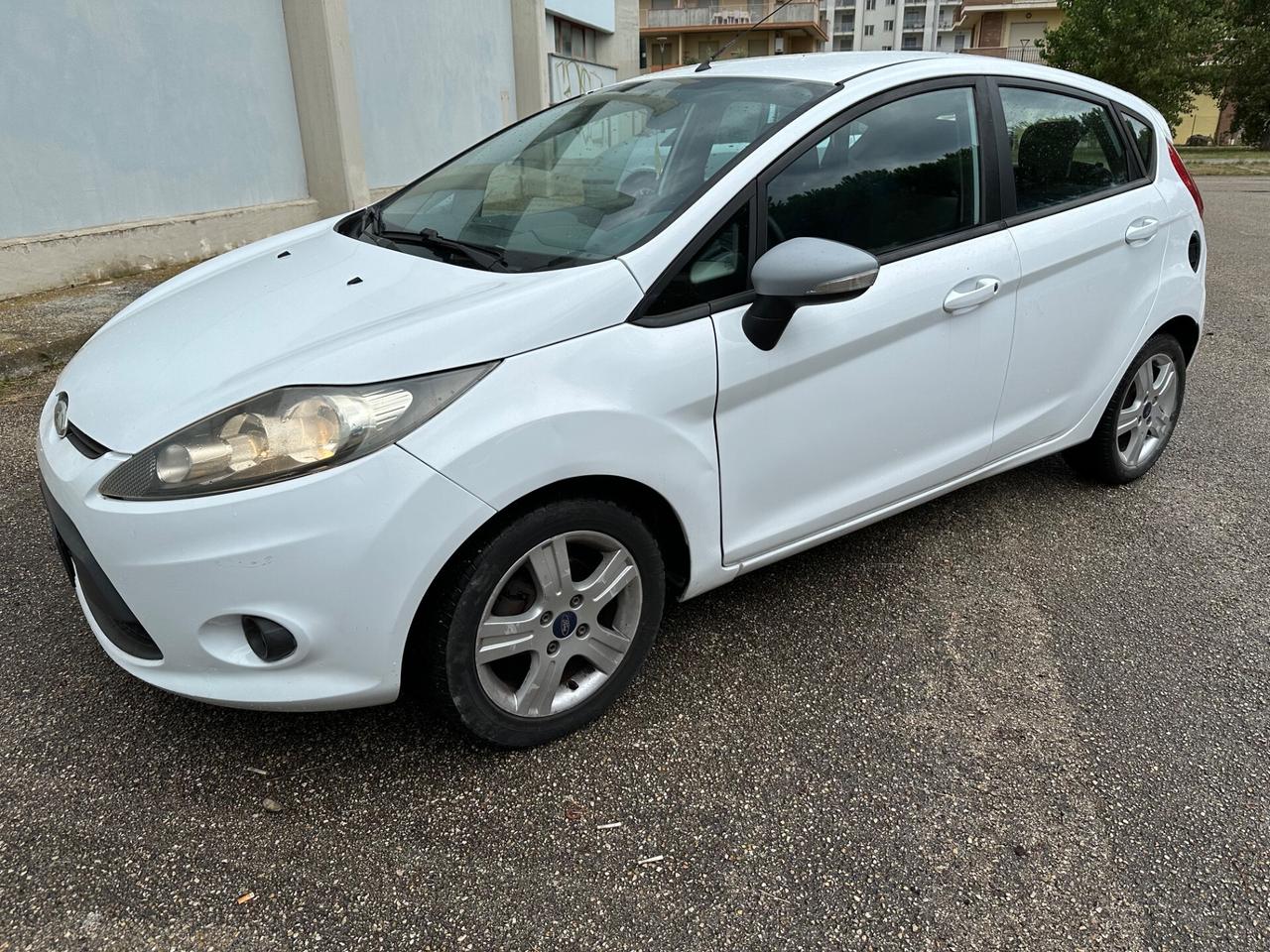 Ford Fiesta 1.2 82 CV 5 porte Titanium 2010 neopatentati