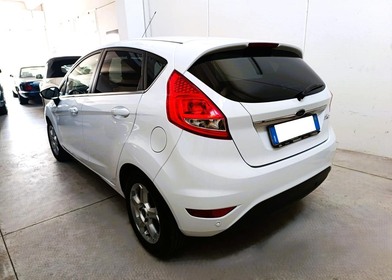 Ford Fiesta 1.4 5 porte Bz.- GPL Titanium - Uniproprietario