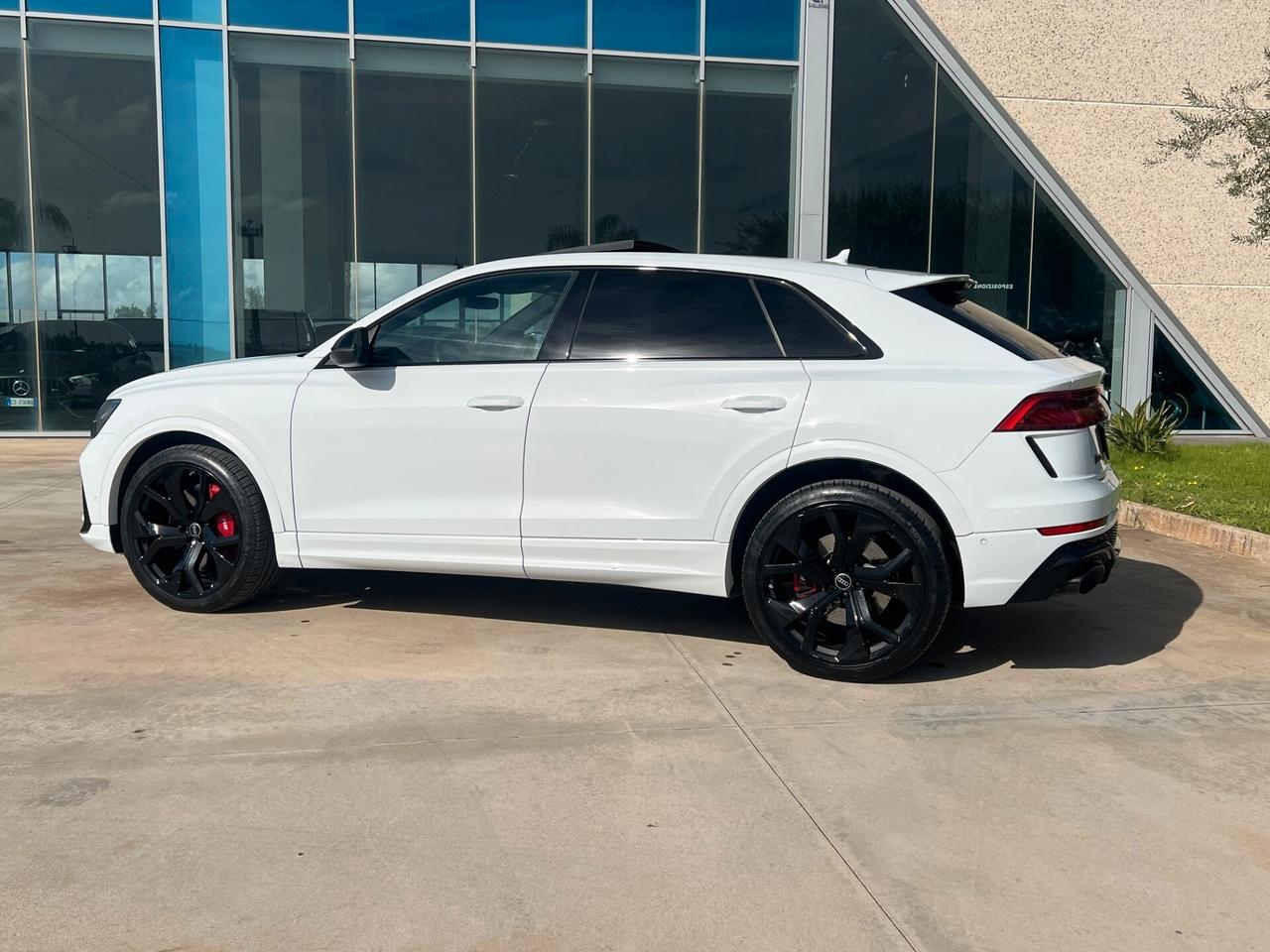 Audi Q8 RS TFSI V8 quattro tiptronic