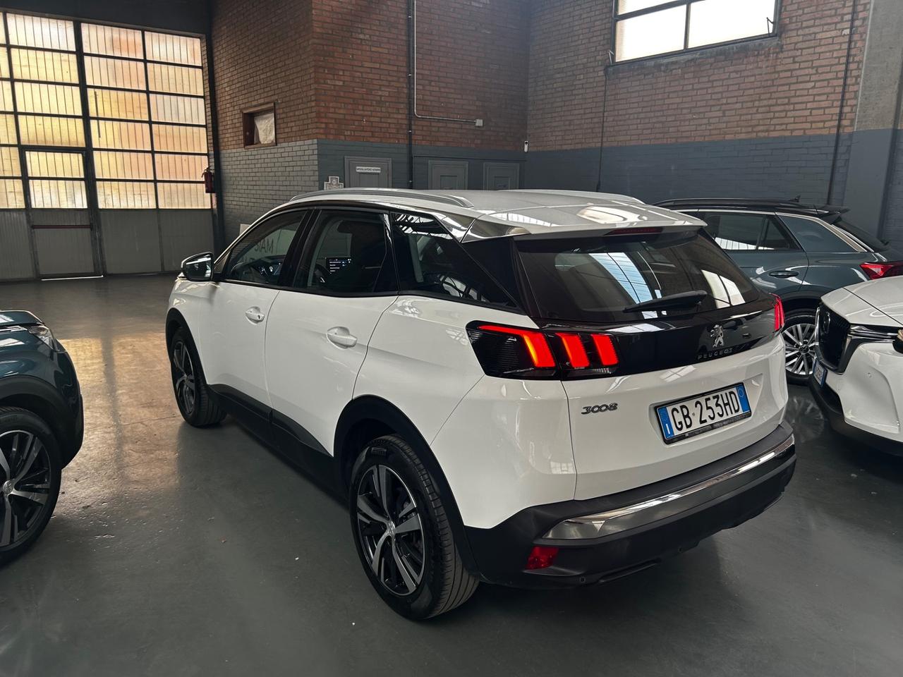 Peugeot 3008 BlueHDi 130 EAT8 sport neopatentati