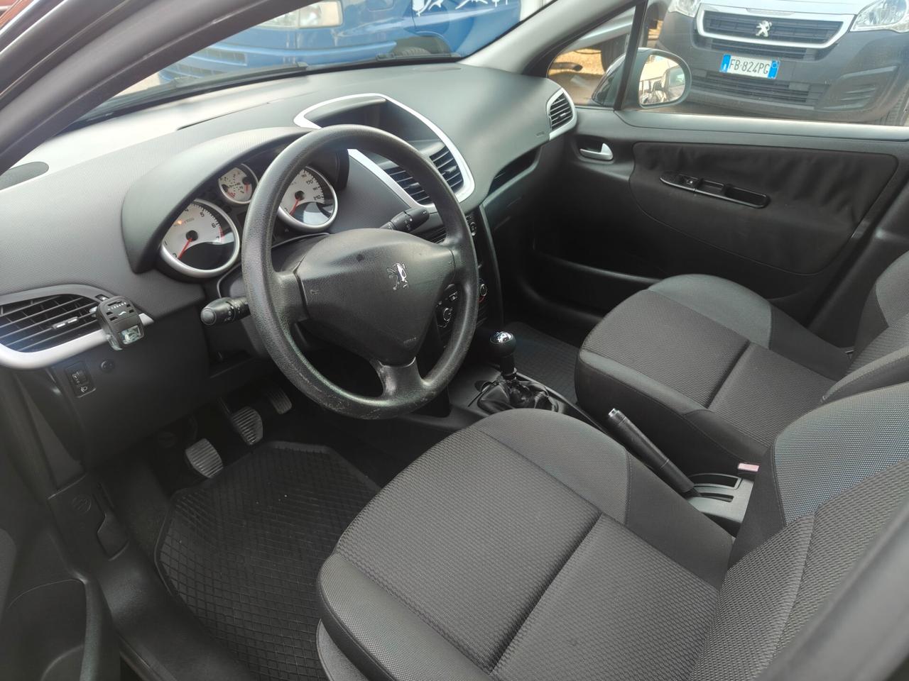 Peugeot 207 1.4 8V 75CV 5p. Energie