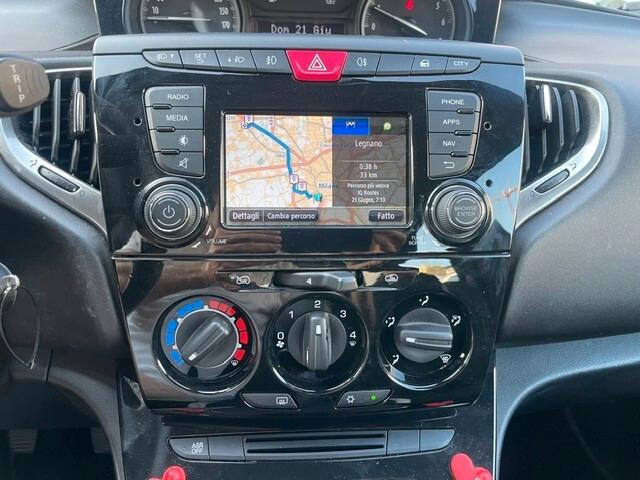 Lancia Ypsilon 1.2 69 CV 5 porte S&S Platinum Edition E6 Km 74.000