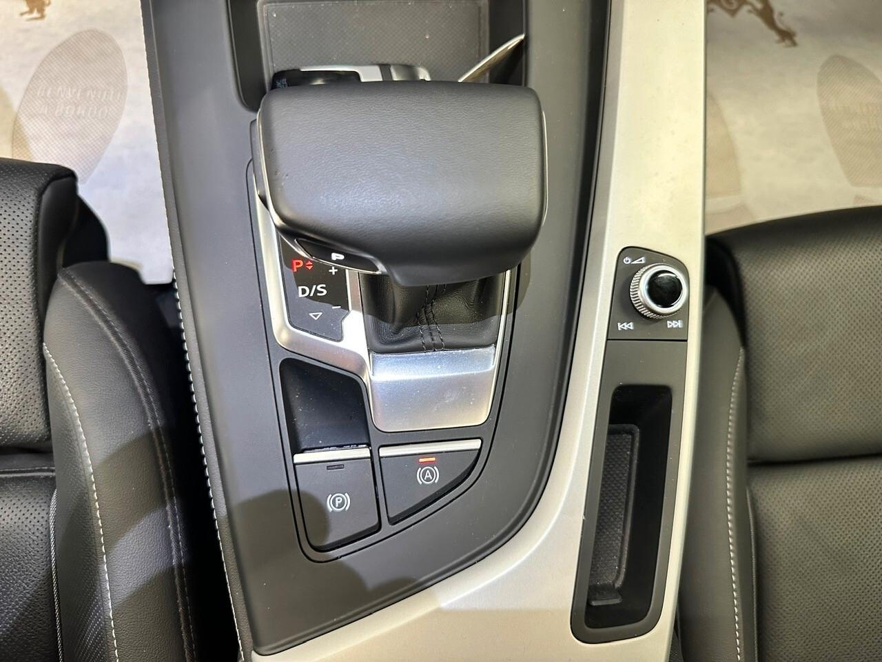 Audi A4 allroad 2.0 204 CV Identity Contrast Full 2024