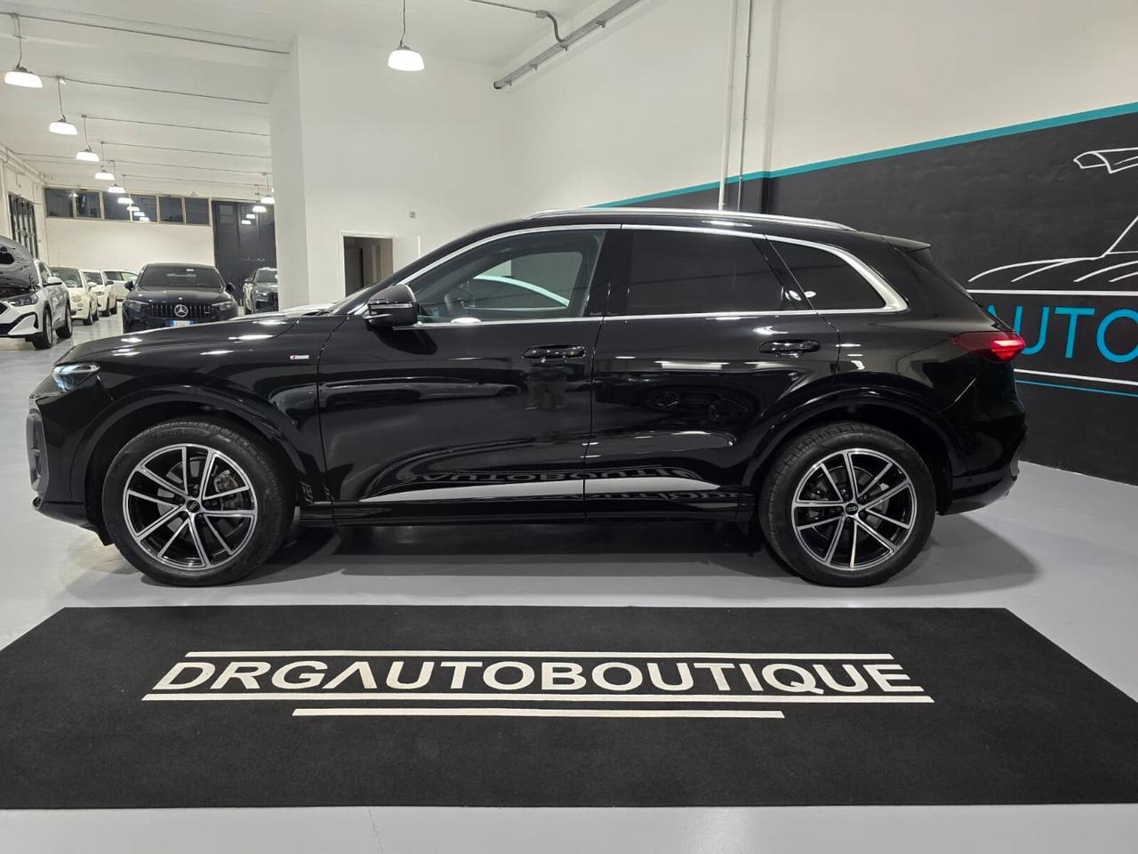 NEW Audi Q5 40 TDI quattro S tronic S line IVA ESP - NEW MODEL