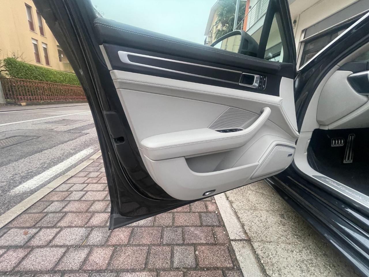 PORSCHE Panamera 2.9 4 Platinum Edition