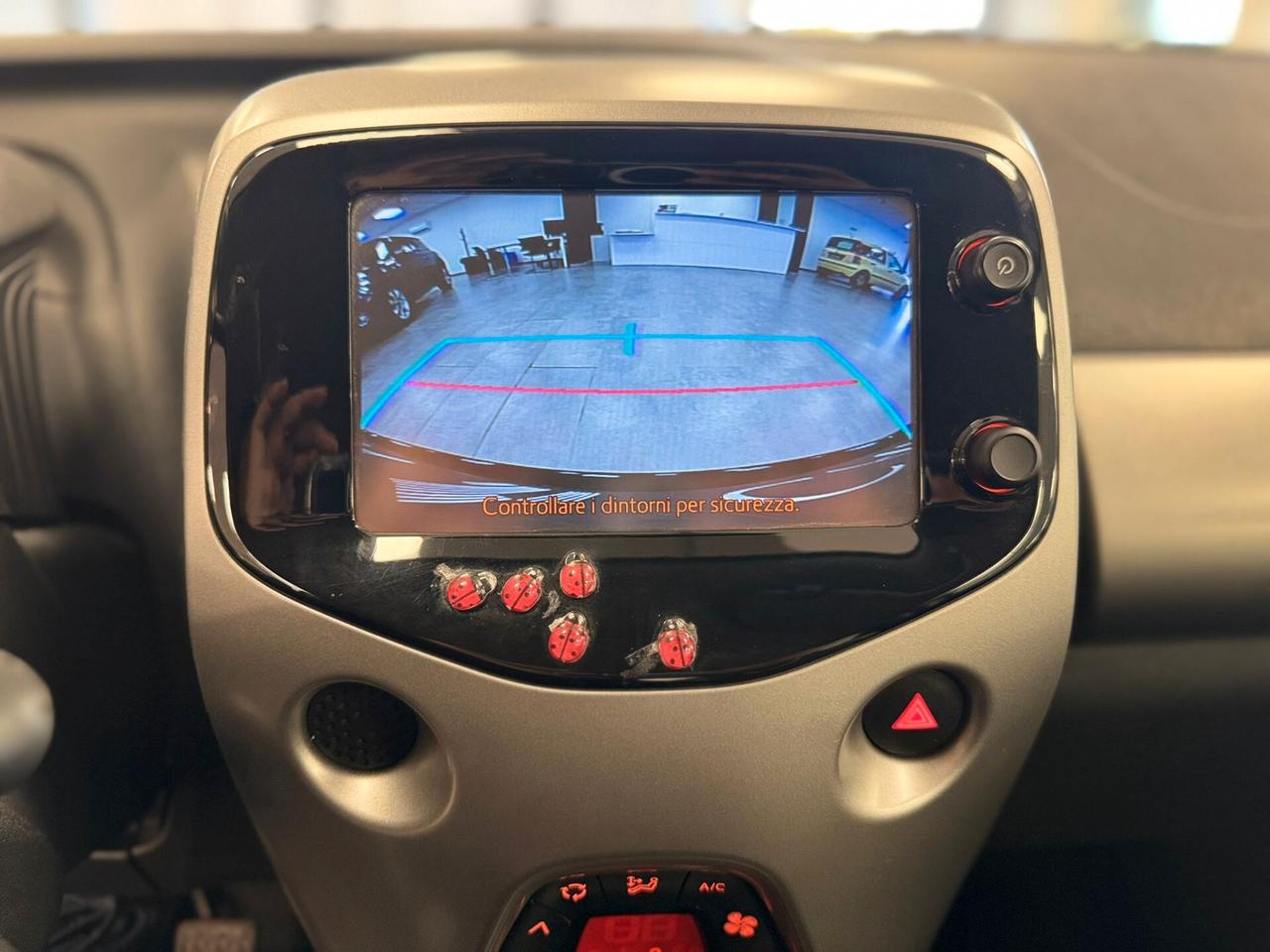 Toyota Aygo 1.0 VVT-i 69 CV 5 porte x-cite