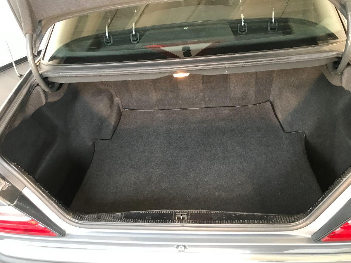 MERCEDES 200 E