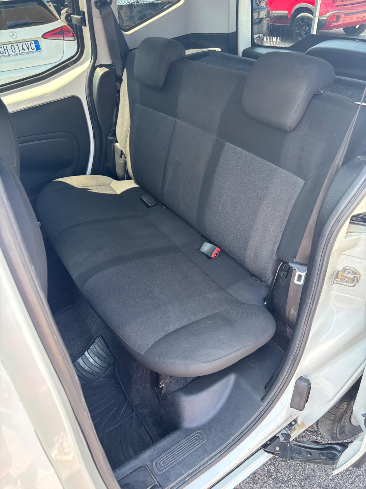 Fiat Qubo N1 con posti