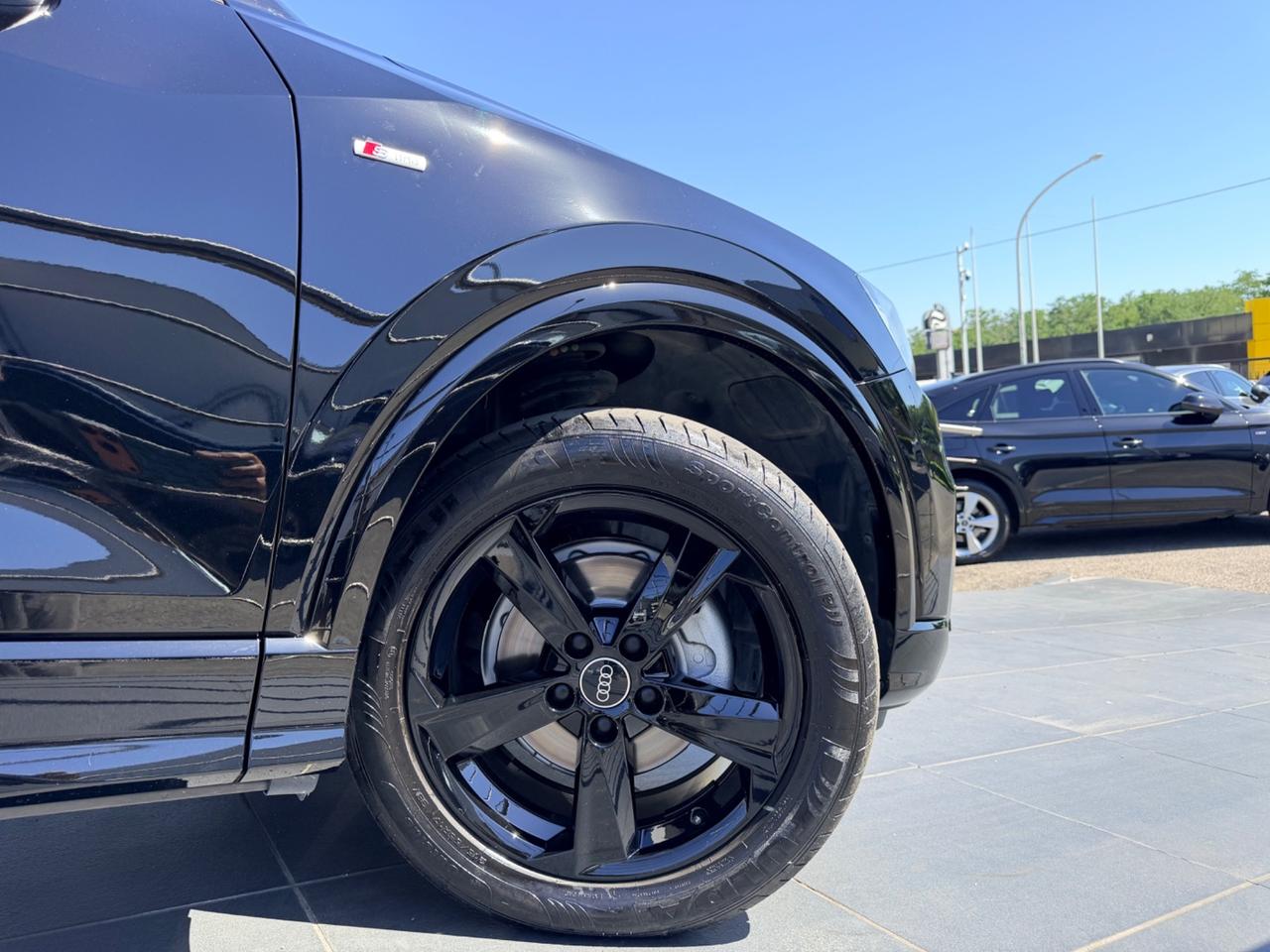 Audi Q2 30 TFSI S tronic line Edition black