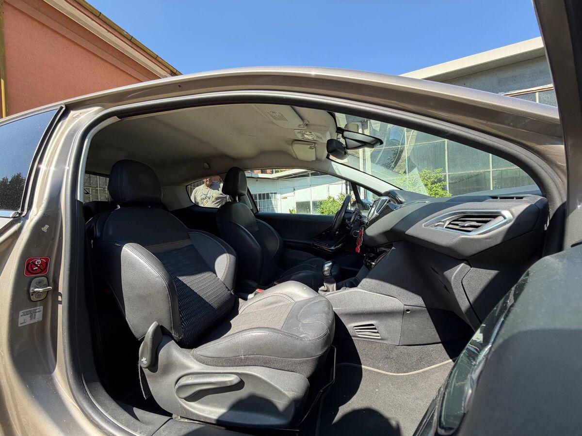 Peugeot 208 208 1.4 vti 16v Active 3p