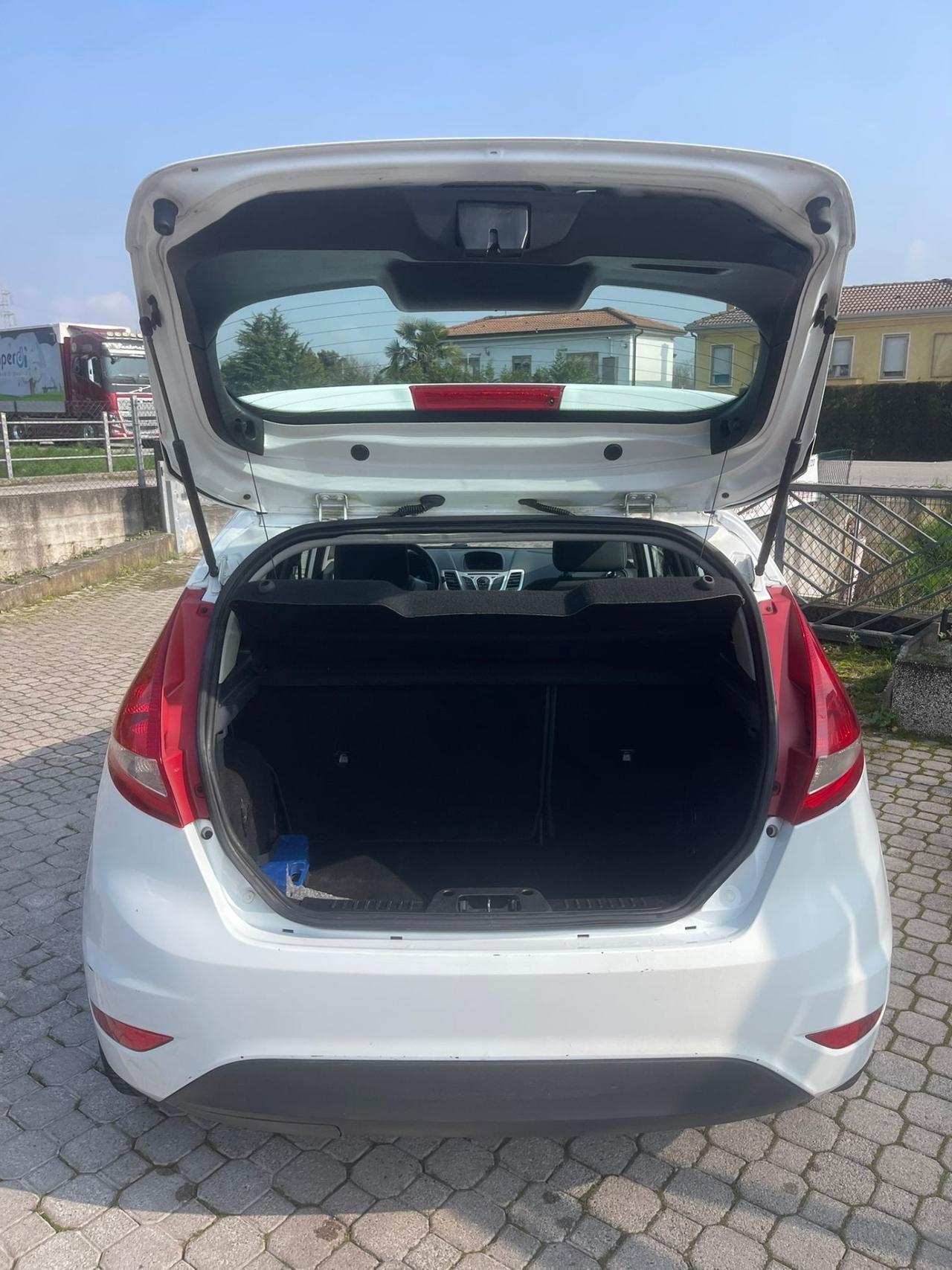 Ford Fiesta 1.4 5 porte Bz.- GPL Titanium