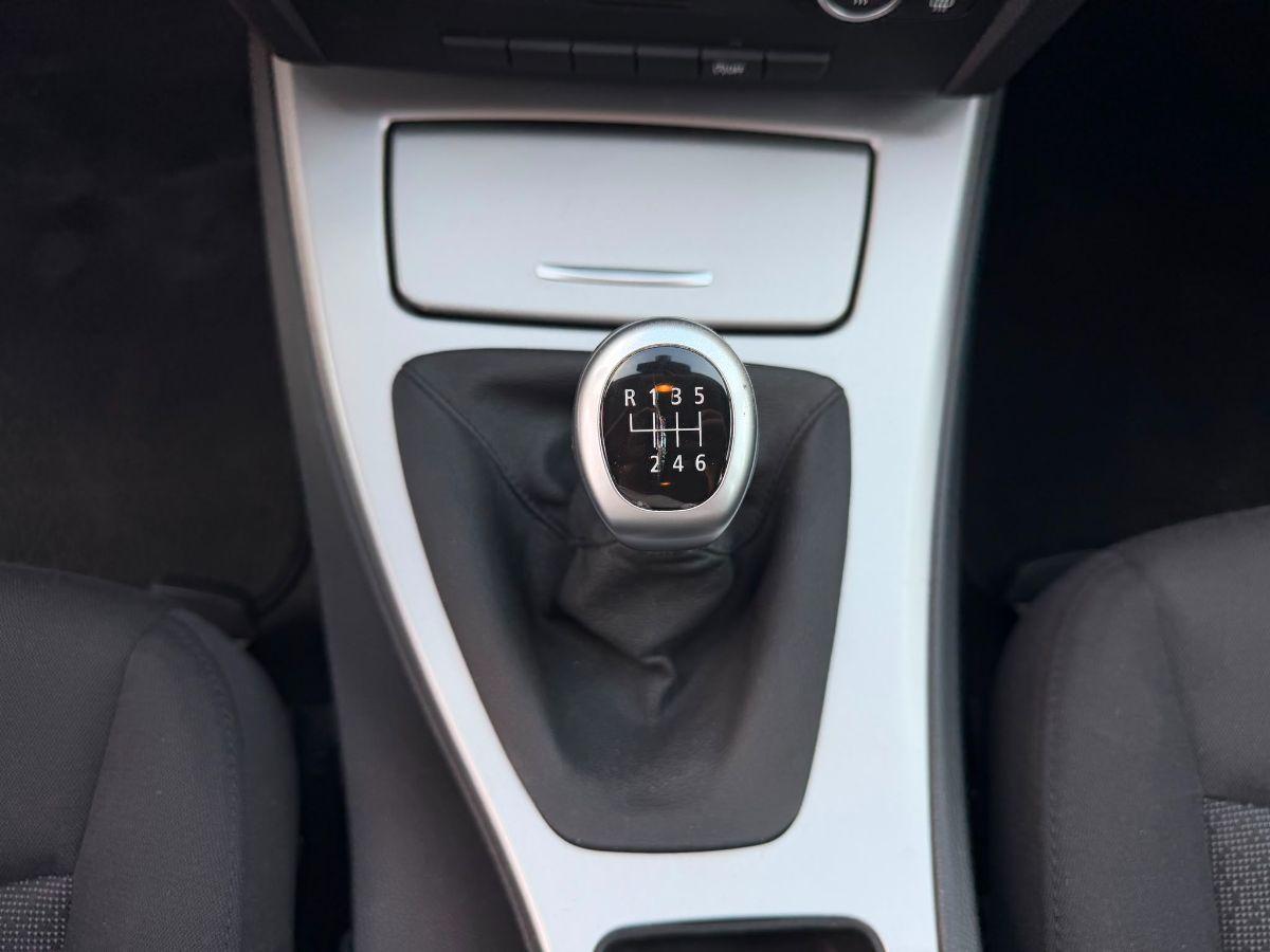 BMW - Serie 3 Touring - 320d Futura