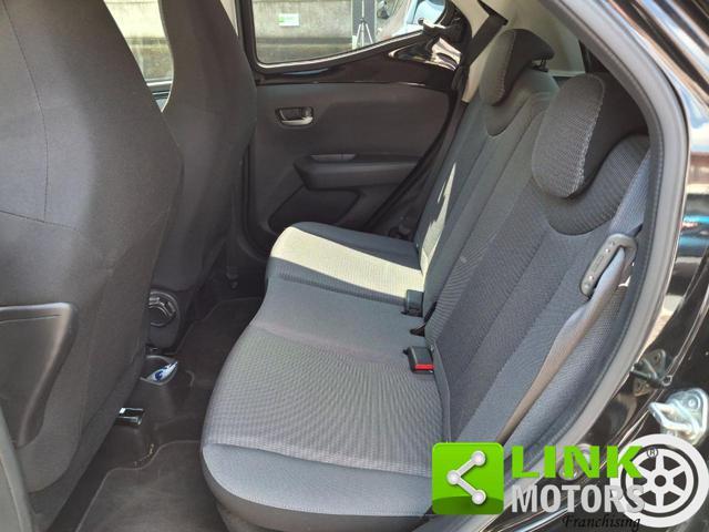 TOYOTA Aygo Connect 1.0 VVT-i 72CV x-play GARANZIA INCLUSA