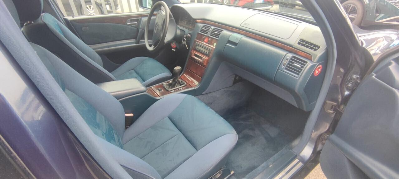 Mercedes-benz E 200 Cat Avantgarde