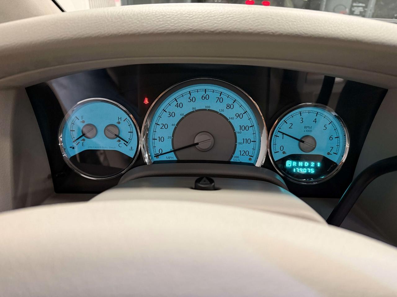 aspen 5.7 V8 HEMI cat AWD Touring