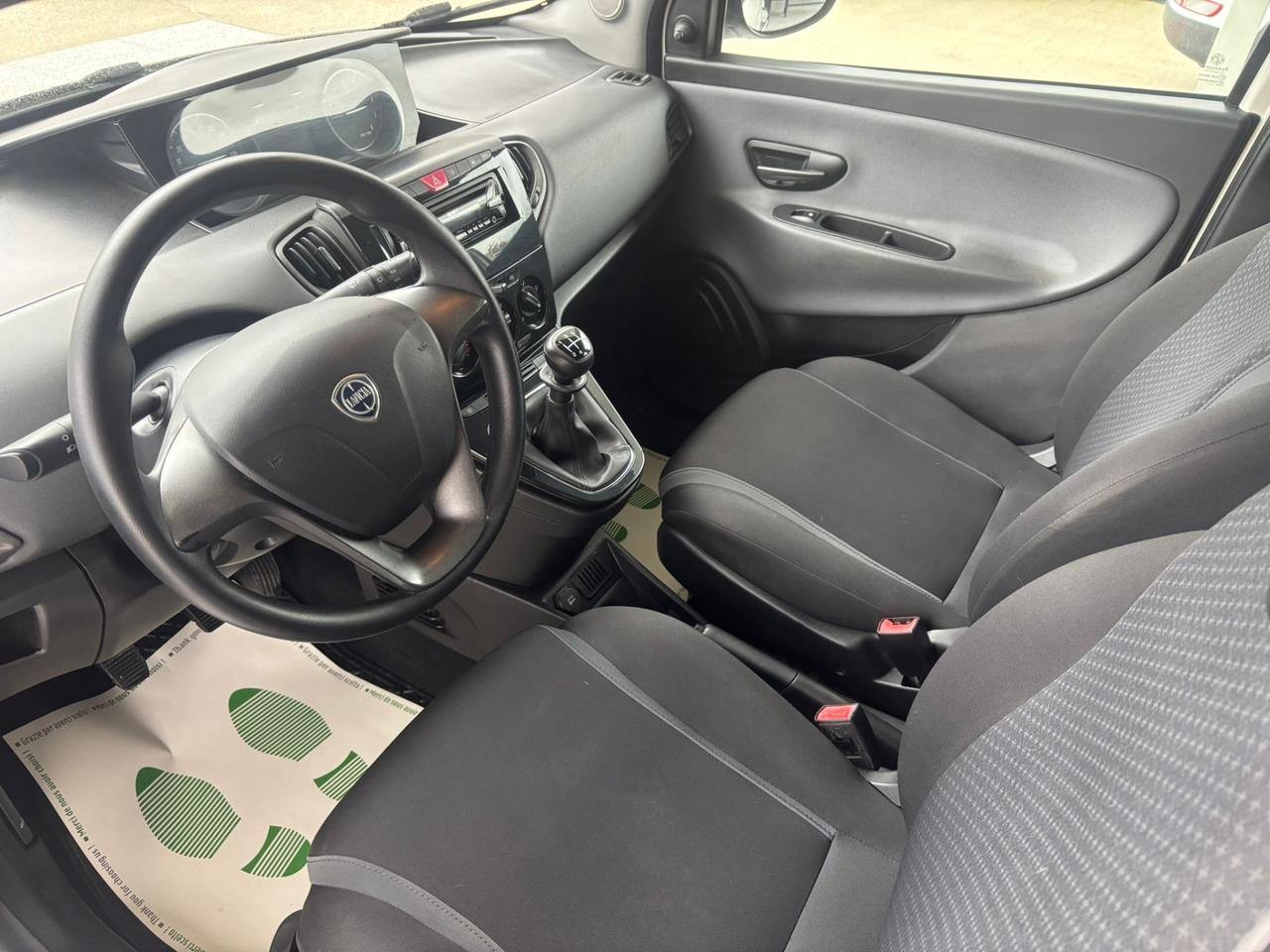 Lancia Ypsilon 1.2 69 CV 5 porte Silver