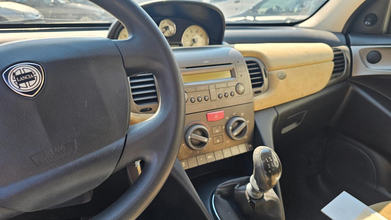 Lancia Ypsilon 1.2 Argento