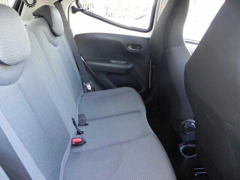 Toyota Aygo Connect 1.0 VVT-i 72 CV 5 porte x-cool