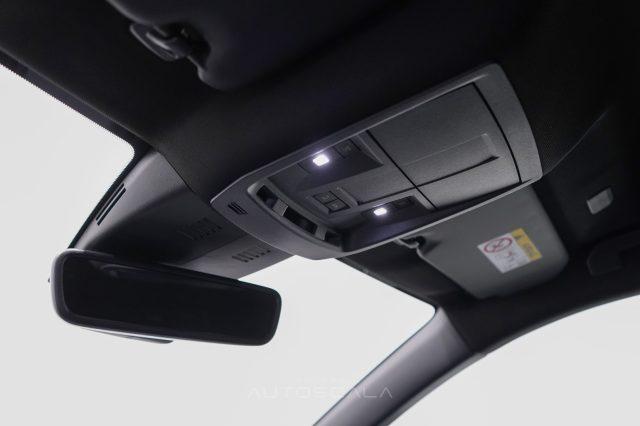 PEUGEOT 3008 Hybrid 145cv e-DCS6 Allure #Panoramic #Navigation
