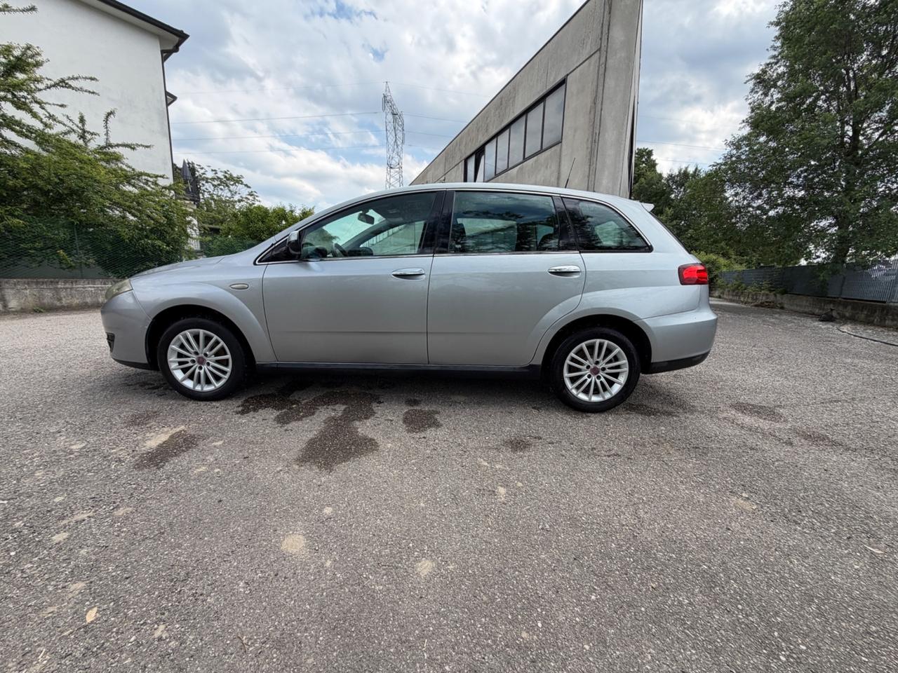 Fiat Croma 1.9 Multijet Active PUR-O2