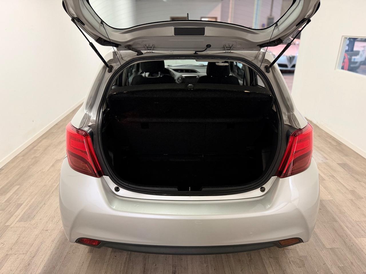 Toyota Yaris 1.5 Hybrid 5 porte Active AUTOMATICA NEOPATENTATI