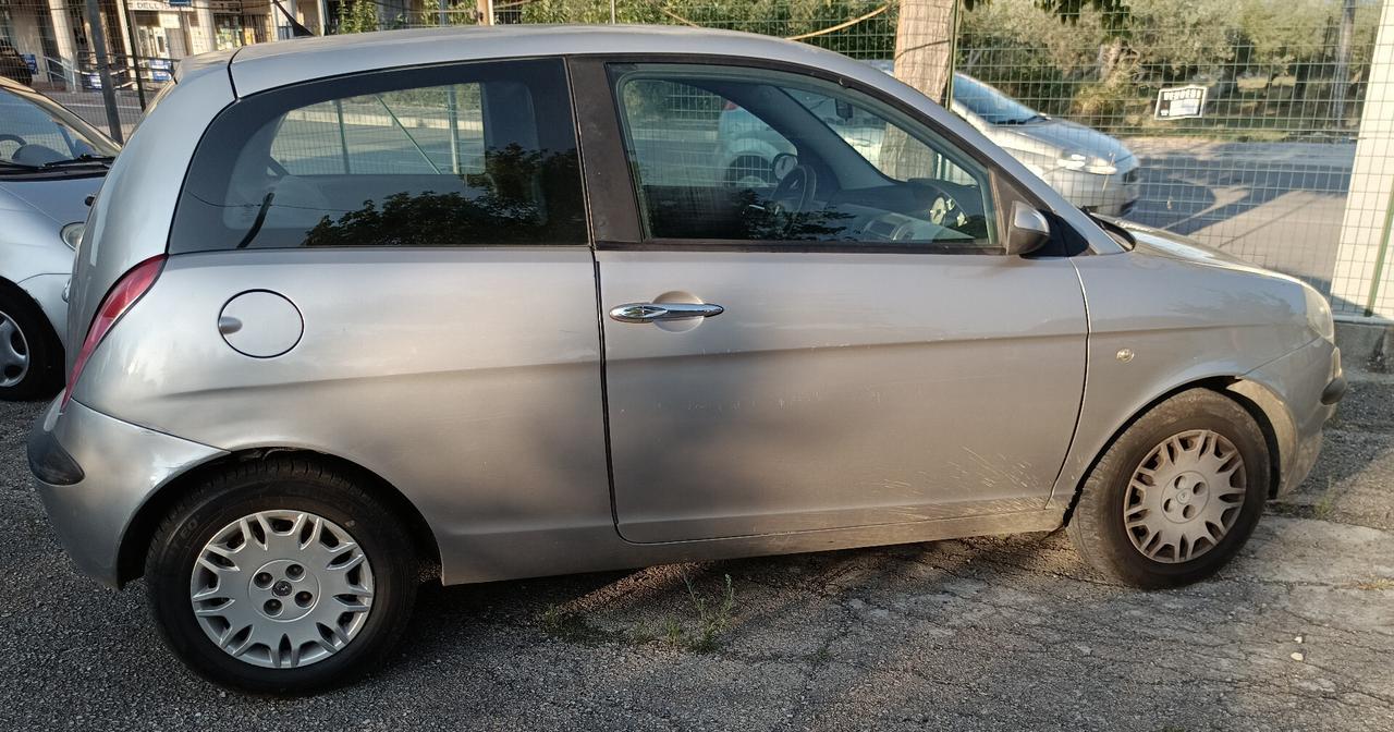 Lancia Ypsilon 1.2 Argento