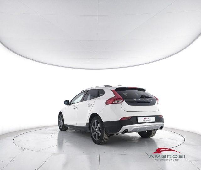 VOLVO V40 Cross Country D2 Geartronic Momentum - AUTOCARRO N1 - PER OPERAT