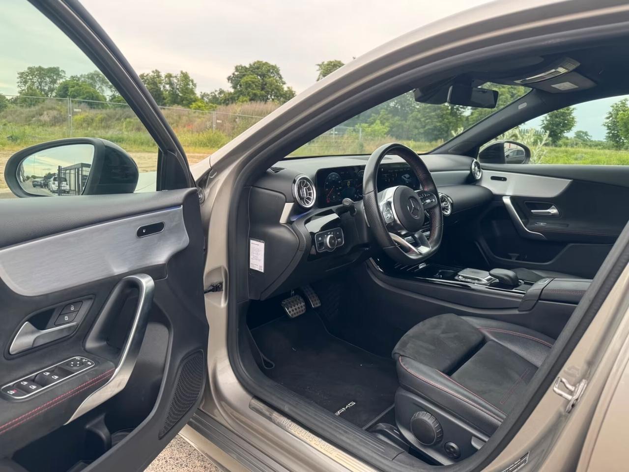 Mercedes-benz A 180 Premium AMG 136CV MBUX