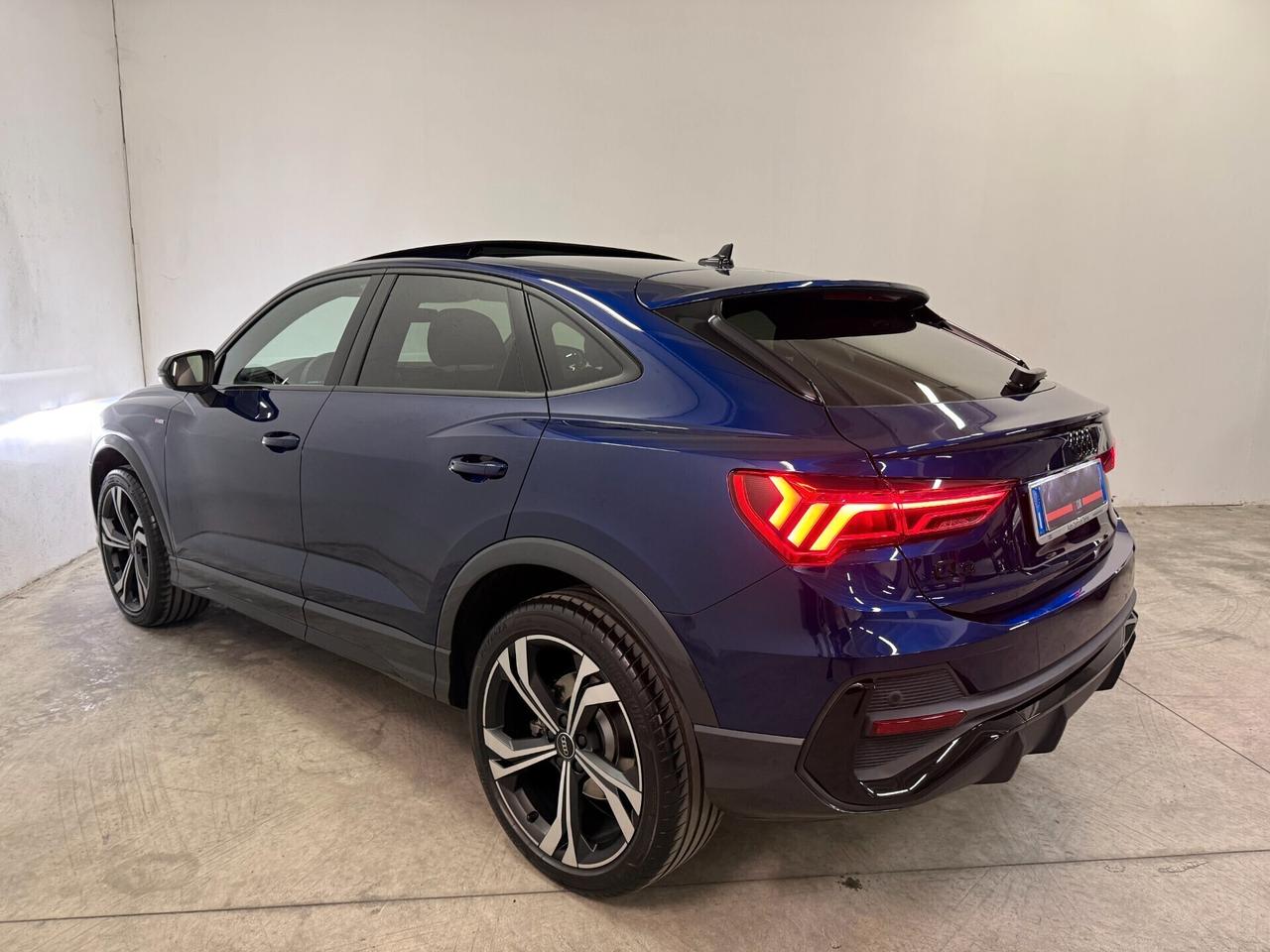 Audi Q3 Sportback 40 Tfsi Identity Black Quattro S-Tronic