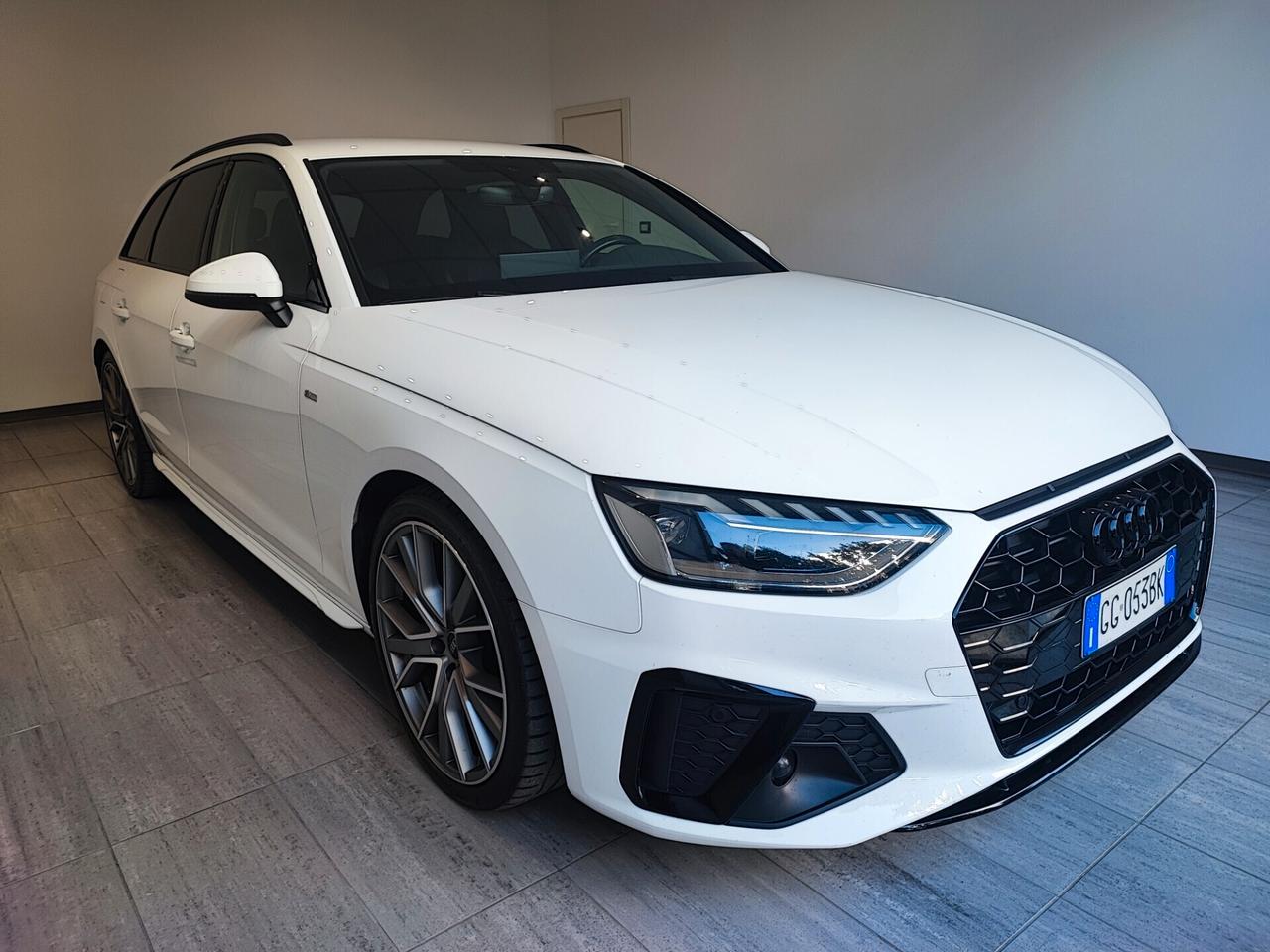 Audi A4 35 TDI S tronic line edition