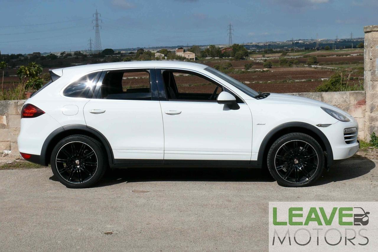 Porsche Cayenne 3.0 Diesel (M1401)