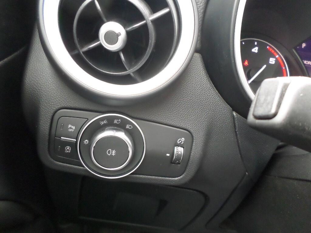 Alfa Romeo Stelvio 2.2 Turbodiesel 160 CV AT8 RWD Business