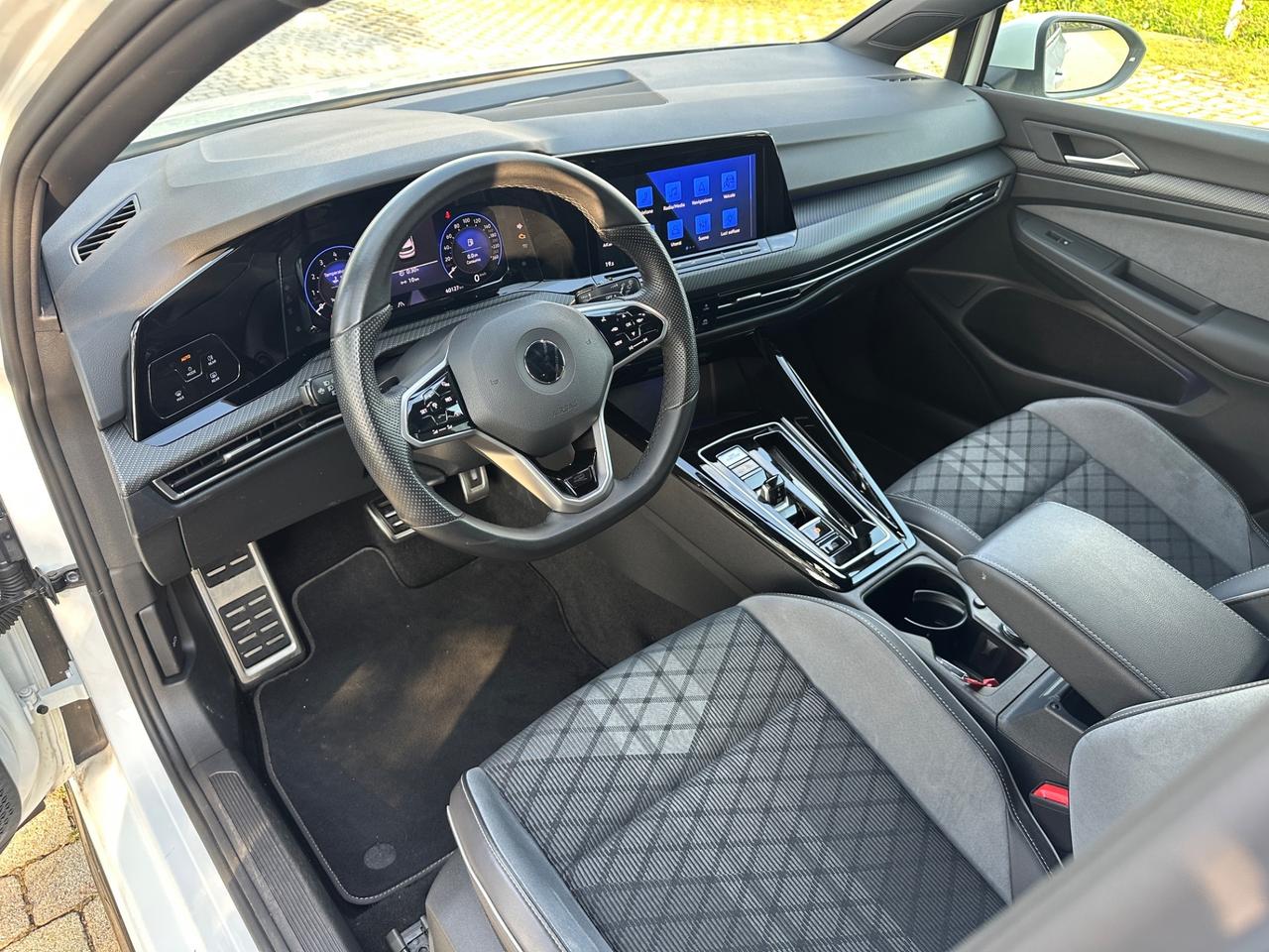 Volkswagen Golf 1.5 eTSI 150 CV EVO ACT DSG R-Line