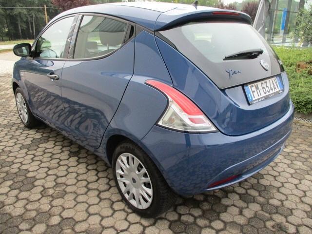 Lancia Ypsilon 1.2 69 CV 5 porte GPL Ecochic Silver