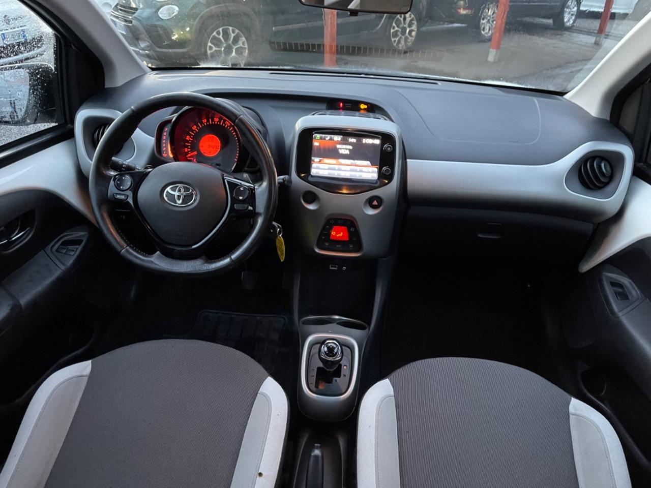 Aygo 1.0 VVT-i 72 CV-unipro-automatica-neopatentati