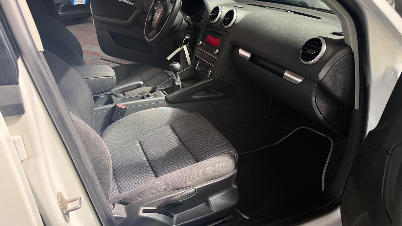 Audi A3 SPB 1.6 TDI 105 CV CR Ambition