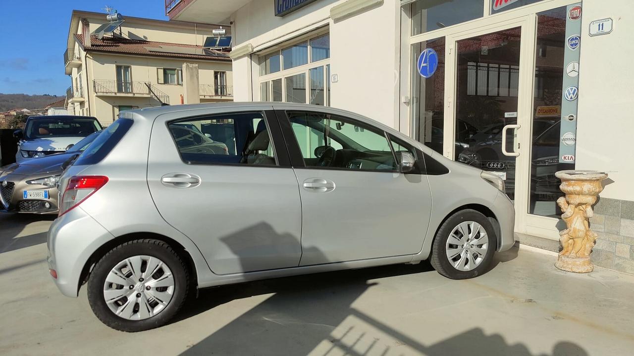 Toyota Yaris 1.4 D-4D Lounge anno 2013