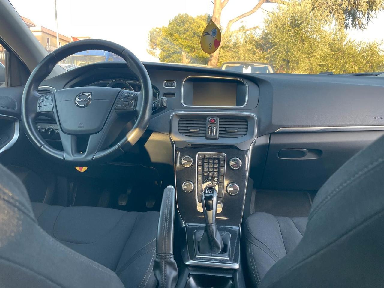 Volvo V40 D2 R-design Momentum soli 60 mila km