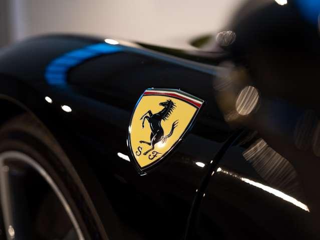 Ferrari 296 GTS 3.0+LIFT+CARBONIO+VOLANTE LED+SCUDETTI+CERCHI DIAMANTATI+VETTURA ATELIER+IVA ESPOSTA+