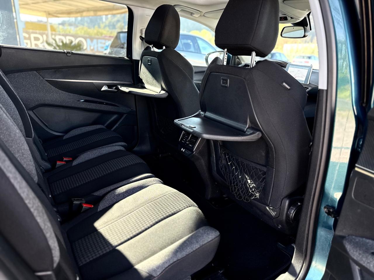 PEUGEOT 5008DIESEL 7 POSTI*TETTO*CERCHI18*NAVI*TAGLPEUGEOT