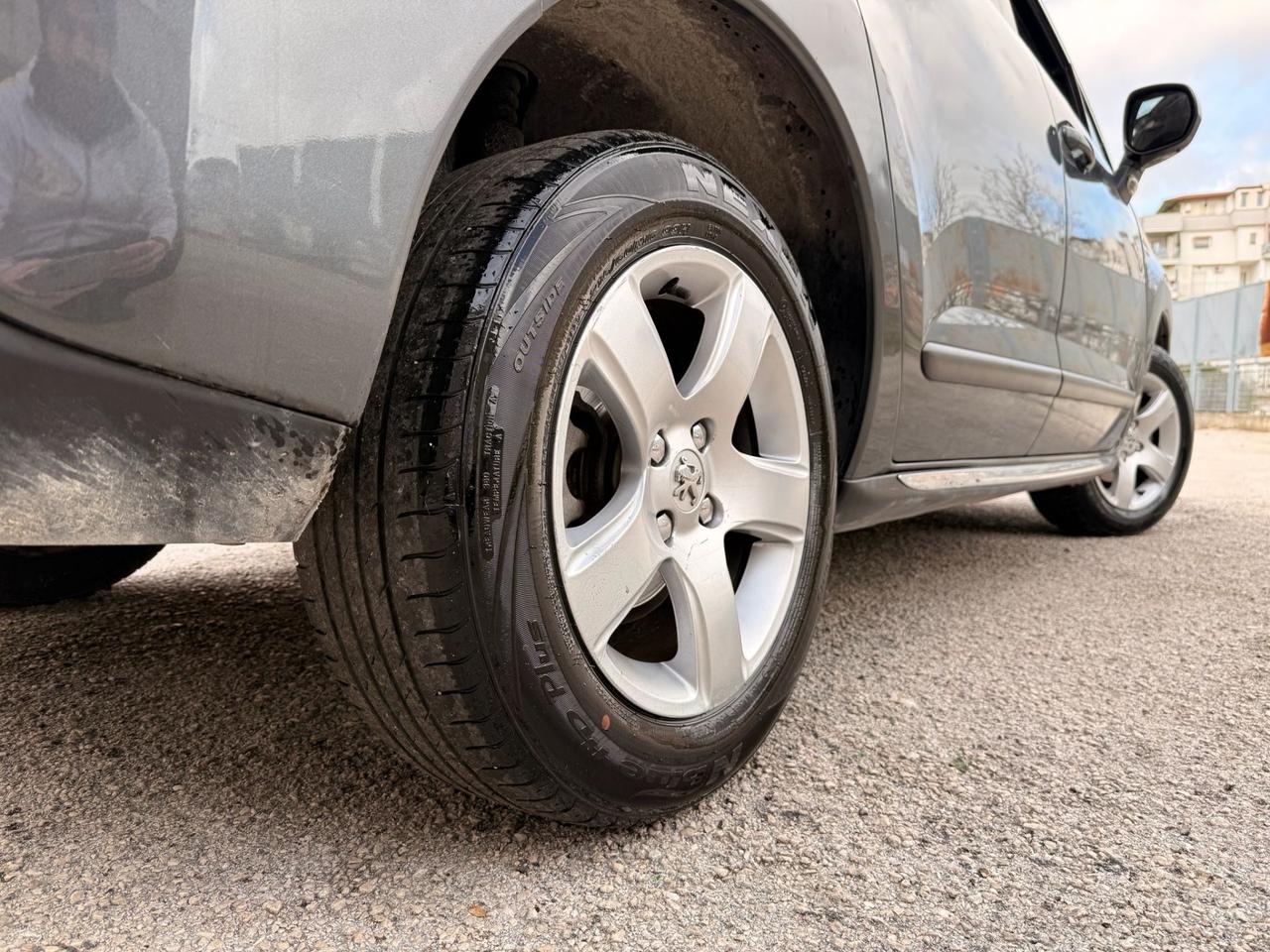 Peugeot 3008 1.6 HDi 112CV Business