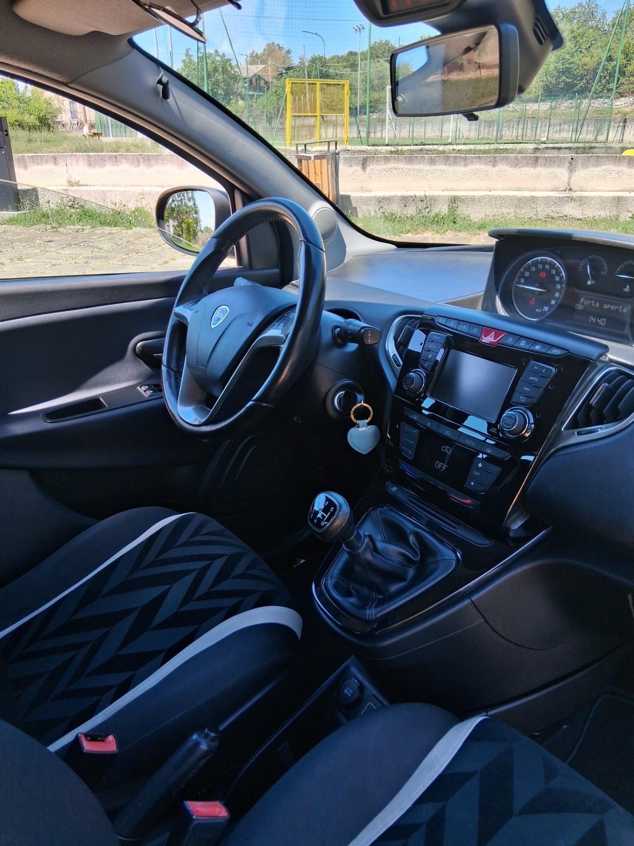 Lancia Ypsilon 1.3 MJT 16V 80 CV 5 porte S&S Gold