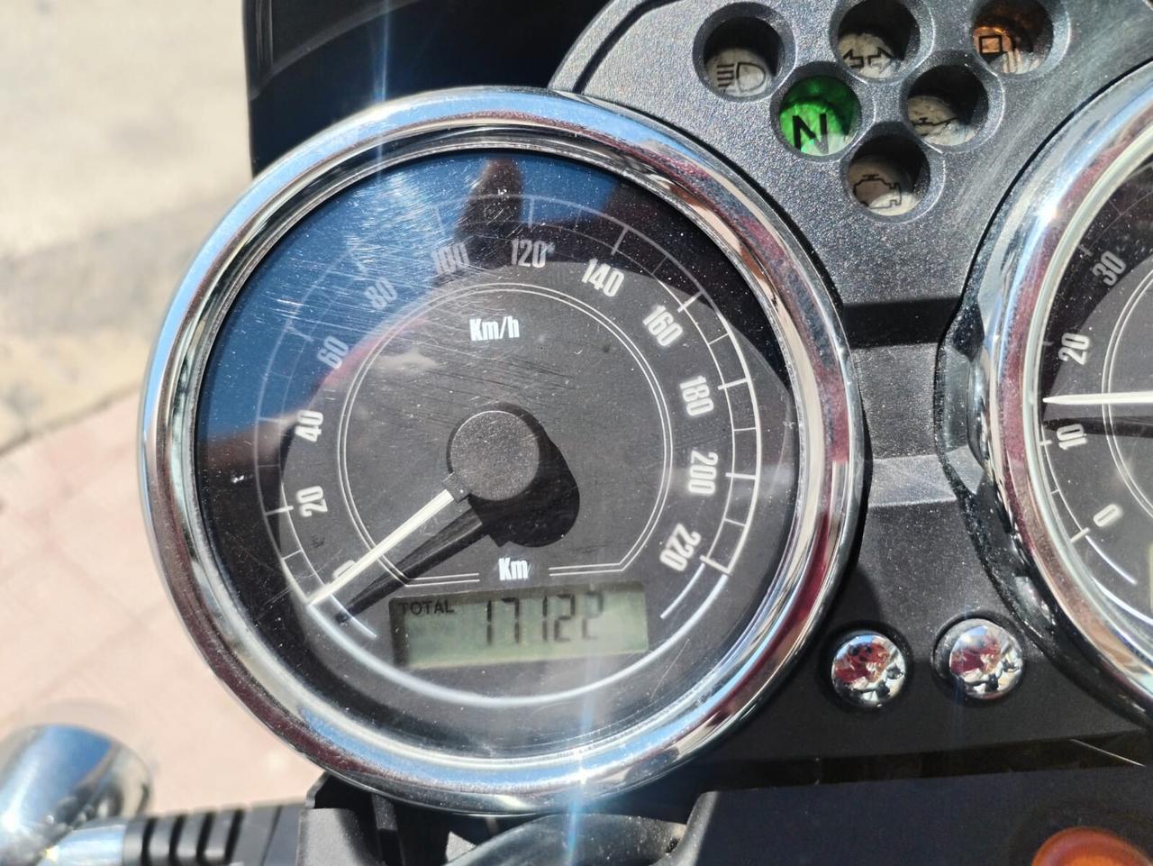 Moto Guzzi V7 II 35 kw abs