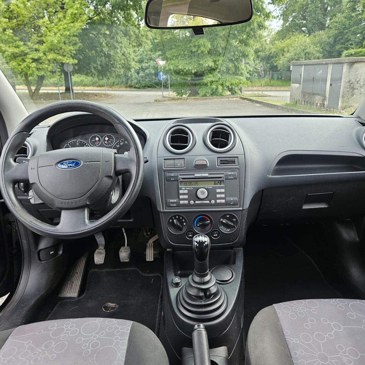 Ford Fiesta 1.4 TDCi 5p NEOPATENTATI